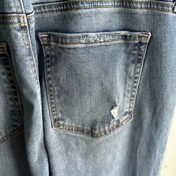 GAP Maternity Soft Wear Comfort Panel True Skinny Jeans with Distressed Detail - Picture 7 of 10